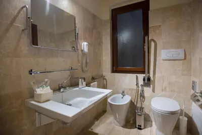 Bagno di Hotel Flora