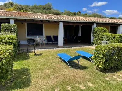 Giardino di Villa Agasi piscina e vista mare