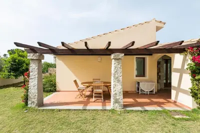 Patio o area all'aperto di Prestigiosa Villa a Chia - Parcheggio riservato