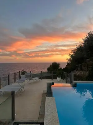 Piscina di BeLocations - Villa and Beach On The Rocks o nelle vicinanze