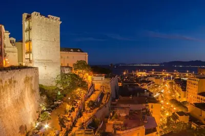 Vista generica su Cagliari o vista sulla città dall'interno dell'appartamento
