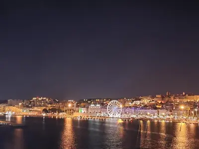 Vista generica su Cagliari o vista sulla città dall'interno dell'appartamento