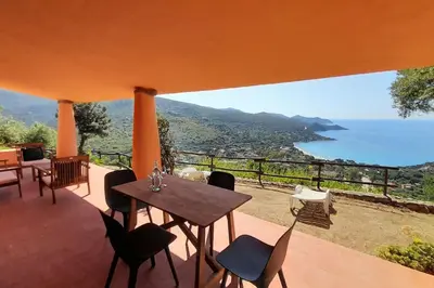 Paesaggio naturale nelle vicinanze della casa vacanze