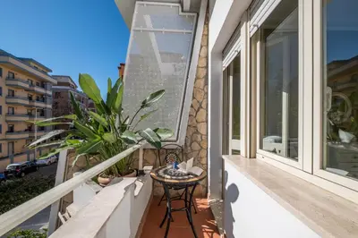 Balcone o terrazza di Elegante Villa Lu' centro Città a 10 minuti dal mare