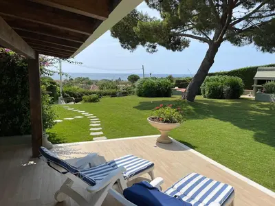Paesaggio naturale nelle vicinanze della villa