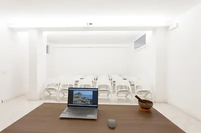TV o dispositivi per l'intrattenimento presso Glorian Hotel