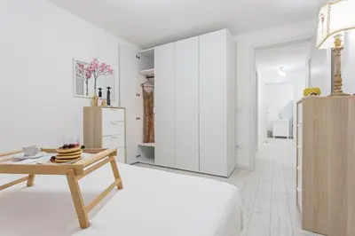 Cucina o angolo cottura di VILLA ILARIA con piscina privata a 350 mt spiaggia di sabbia