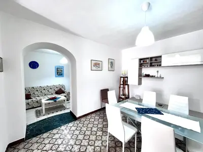 Area soggiorno di Casa GIOIA nel cuore di Carloforte; Wifi e AC