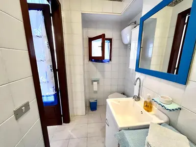 Bagno di Casa GIOIA nel cuore di Carloforte; Wifi e AC