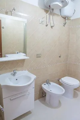 Bagno di S Efisio in Cagliari Centre U2166