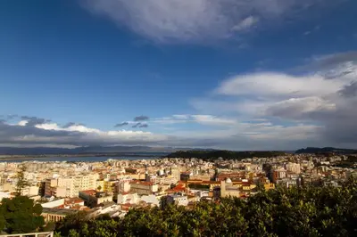 Vista generica su Cagliari o vista sulla città dall'interno dell'appartamento