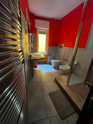 Bagno di appartamento sulle scalette