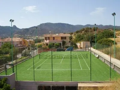 Attività di tennis o squash presso la casa vacanze o nelle vicinanze