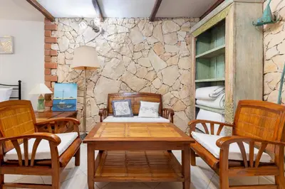 Area soggiorno di GuestHost - Stunning Villa Paola with Swimming Pool & Terrace!
