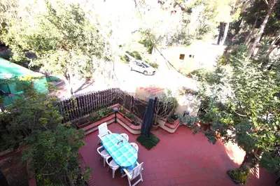 Giardino di Easy Flat Sardinia Sky Blue Home (Pinus Village)