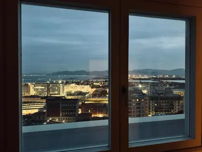 Vista generica su Cagliari o vista sulla città dall'interno dell'affittacamere