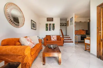 Area soggiorno di Magnifica Villa by Propertize