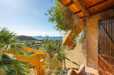 Paesaggio naturale nelle vicinanze della villa