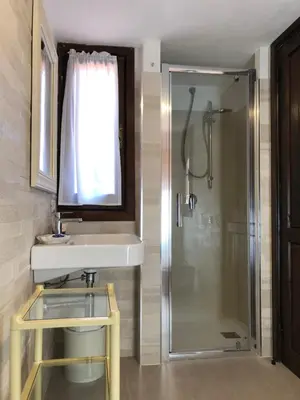Bagno di Villa Taconta Tartariga