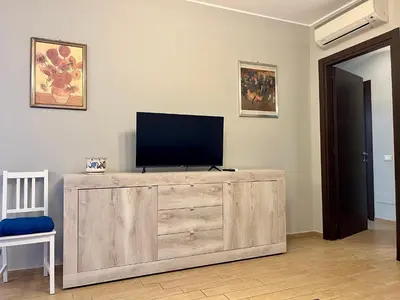TV o dispositivi per l'intrattenimento presso Casa Alessandro By La Via Del Mare Viaggi e Vacanze