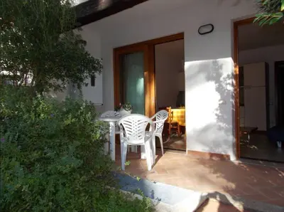 Patio o area all'aperto di Le Peonie 1 - appartamento mare Sardegna