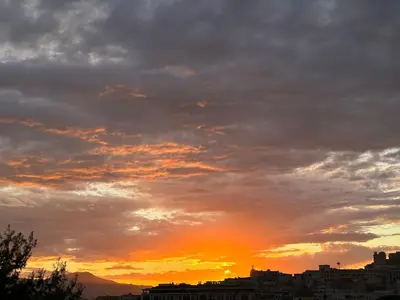 Alba o tramonto visti dall'interno dell'appartamento o dai dintorni