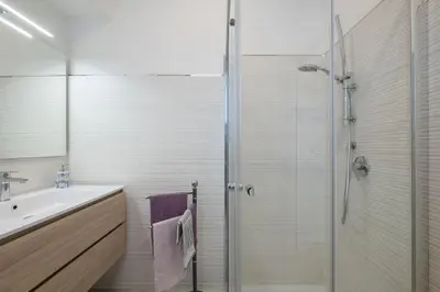 Bagno di Casa Ofride -Centro-Poetto 10 min-Wi-Fi-Netflix