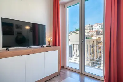TV o dispositivi per l'intrattenimento presso Panoramic House with terrace - Marina