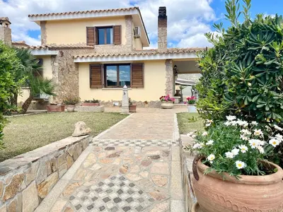 Giardino di Eri & Ely's House By La Via Del Mare Viaggi e Vacanze
