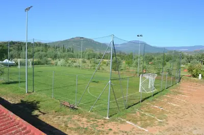 Vista generica sulle montagne o vista sulle montagne dall'interno dell'appartamento