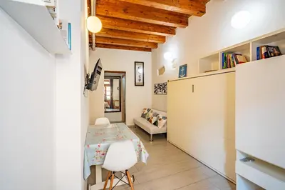 Biblioteca nell'appartamento