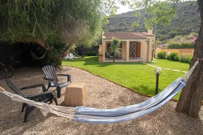 Giardino di Casa Kody a 500 mt dalla spiaggia di Geremeas