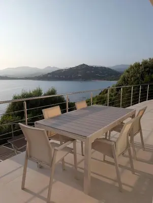 Paesaggio naturale nelle vicinanze della casa vacanze