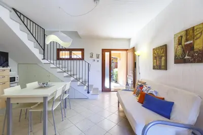 Area soggiorno di Villa Mama private compound swimming pool