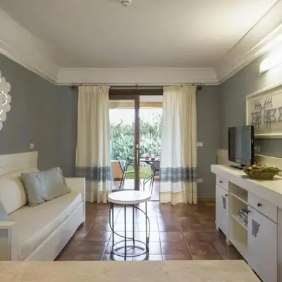 Tranquil Lantana Resort Hotel Apartments for 5 people 1