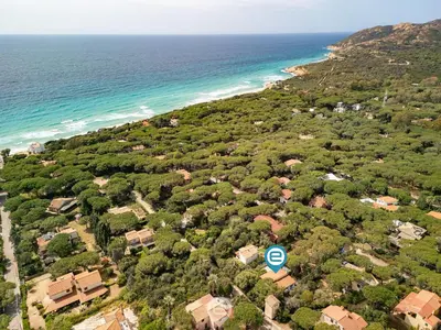 Paesaggio naturale nelle vicinanze della villa