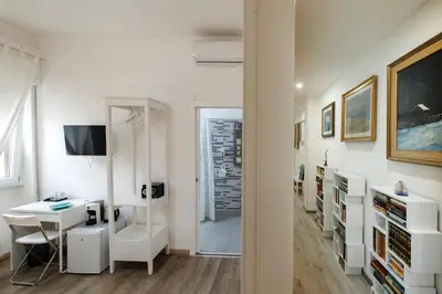 TV o dispositivi per l'intrattenimento presso La Fenice Suites Sardinia
