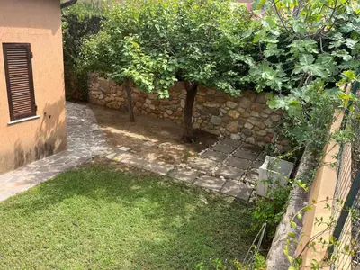 Giardino di Casa Vacanze Viviano IUN R6461