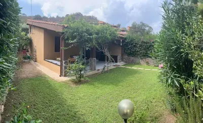 Giardino di Casa Vacanze Viviano IUN R6461