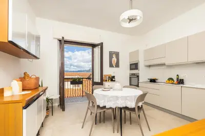 Cucina o angolo cottura di Nonna ADELINA a 150 m da Cala Moresca