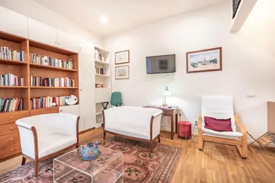 Biblioteca nell'appartamento