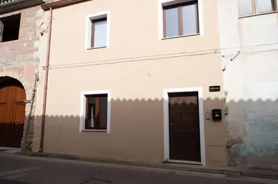 Planimetria di GuestHost - Comfy Two-Levels Apartment with Terrace!