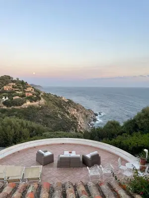 Paesaggio naturale nelle vicinanze della villa