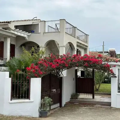 VILLA A 2 passi dal mare