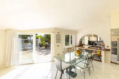 Cucina o angolo cottura di Luxury Villa Sea Front With Pool