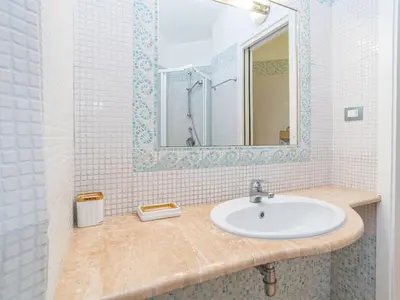 Bagno di Holiday Home Rei Sole - REI305 by Interhome