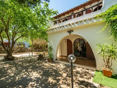 Giardino di Holiday Home Sant'Andrea by Interhome