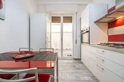 Cucina o angolo cottura di Malaika Home by Propertize