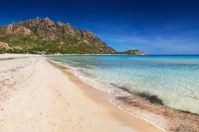 Paesaggio naturale nelle vicinanze della casa vacanze