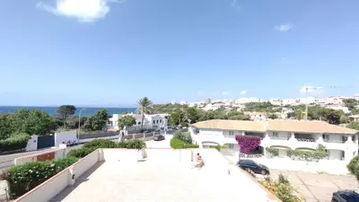 Vista generica sul mare o vista sul mare dall'interno dell'appartamento